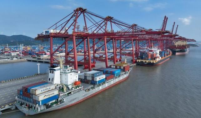 思想之光照亮奮進之路——以習近平同志為核心的黨中央引領中國經濟社會高質量發展邁向新境界