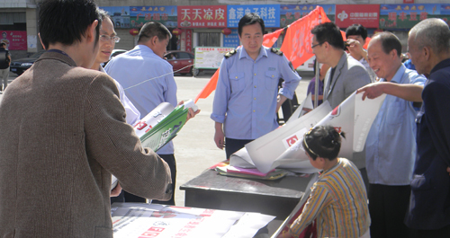 我市各醫(yī)療衛(wèi)生單位開展“無煙”宣傳活動