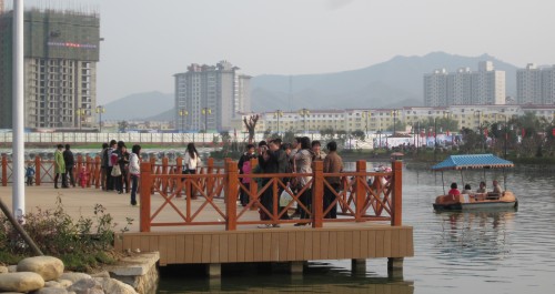 商洛市蓮湖公園擴建后于11月20日對外免費開放