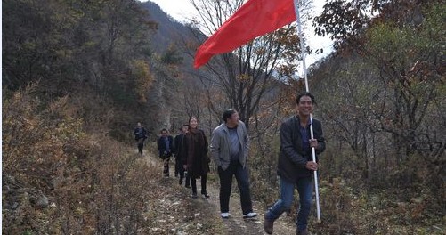 商洛部分作家詩人在巡檢鎮舉行采風活動