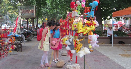 商洛：端午將至 香囊熱銷