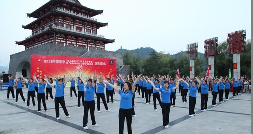 “越跳越健康”廣場舞大賽在望江樓廣場正式拉開帷幕