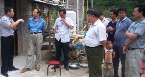 市司法局深入基層幫扶群眾脫貧致富