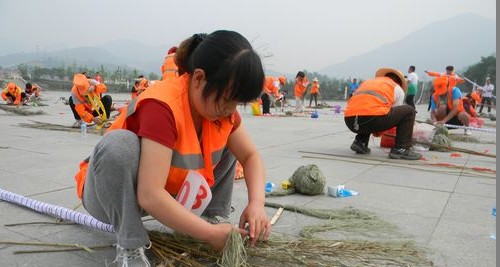 市環衛處開展綁掃帚大比賽