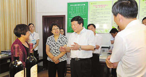 夯實“五級書記”政治責任確保同步夠格全面建成小康