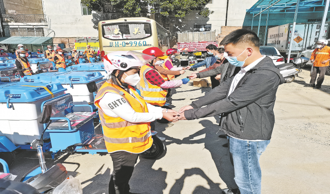 丹鳳配發30輛電動三輪保潔車