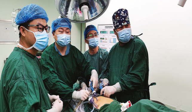 為山區(qū)醫(yī)療事業(yè)強(qiáng)筋健骨