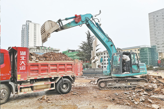 商洛市區中心廣場進行全封閉提升改造