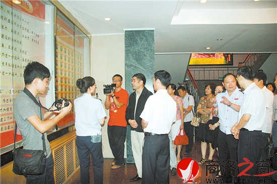 原省直工委書記李順民檢查指導市國稅局評星競賽活動