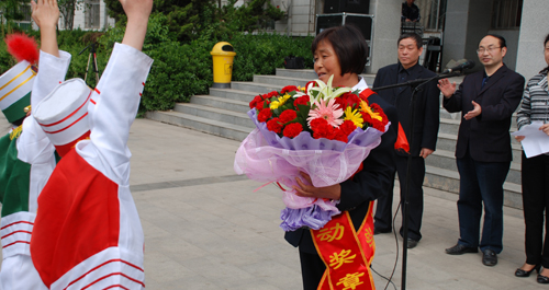 洛南城關(guān)鎮(zhèn)農(nóng)技員楊月芳榮獲“全國五一勞動獎?wù)隆?>
        <div   id=