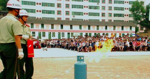 洛南西關中學開展消防安全知識進校園活動